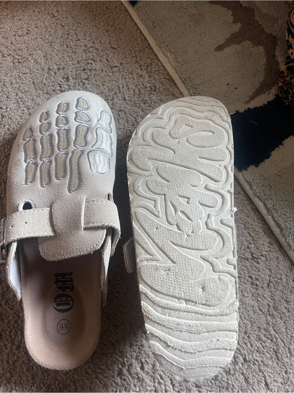 Octavious Marks Fishbone Clogs - Picture 4 of 4